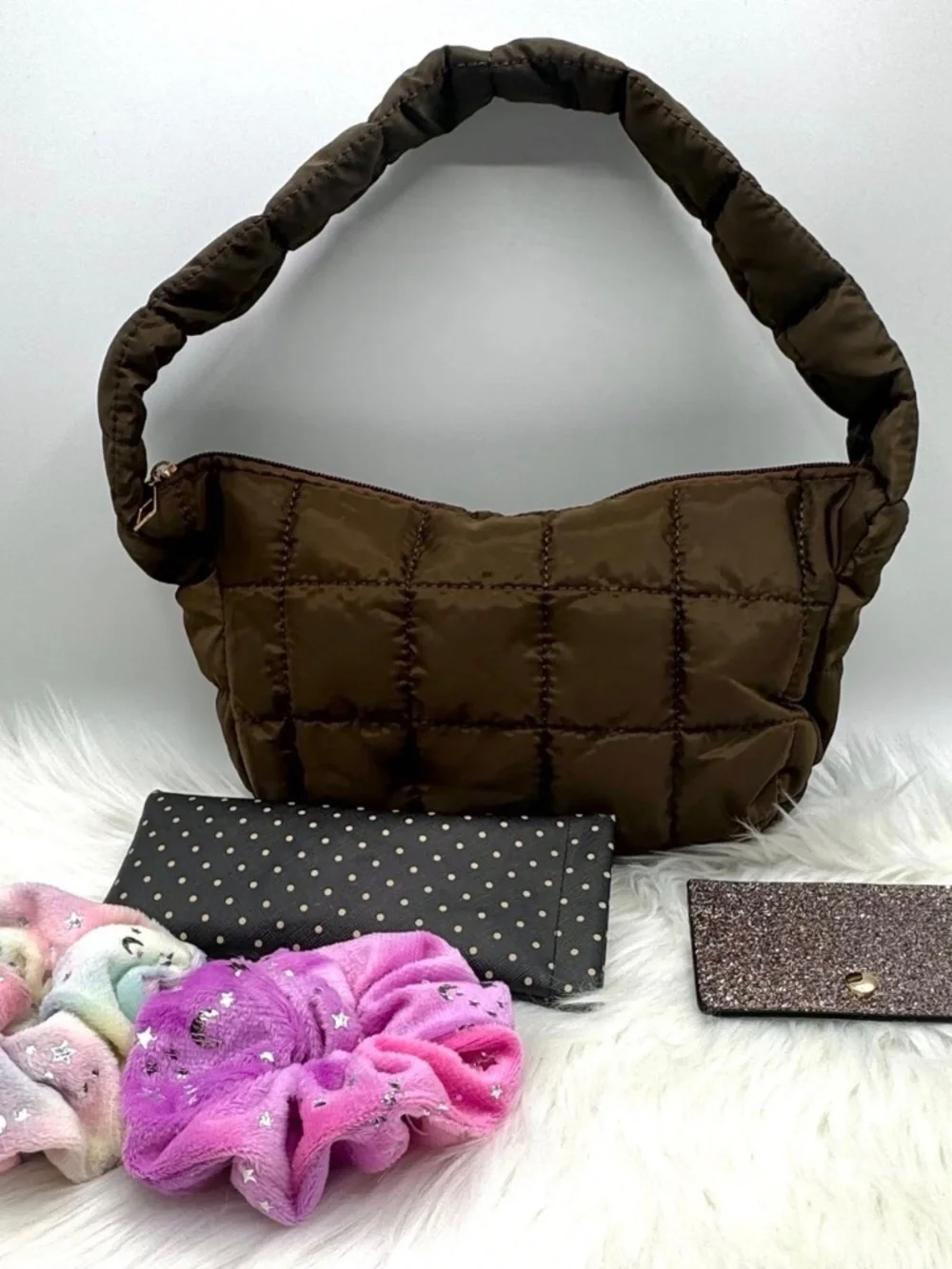 Cloud Feel Puffer Quilted Shoulder Bag in Brown